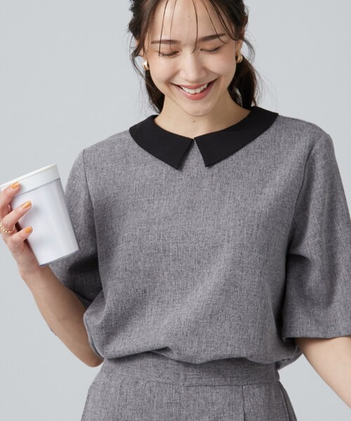 SHOO・LA・RUE(シューラルー)の「【通気性〇/イージーケア/セットアップ可】サマーツイード調 襟付き半袖ブラウス(シャツ/ブラウス・レディース・チャコールグレー/ブラウン系/ブルー・01/02/03/04)」の1枚目の写真