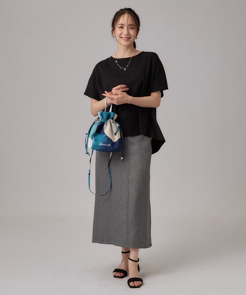 SHOO・LA・RUE(シューラルー)の「アソートプリント巾着バッグ(ショルダーバッグ・レディース・ベージュ系3/ブルー系/ブラウン系4/ベージュ系・00)」の8枚目の写真