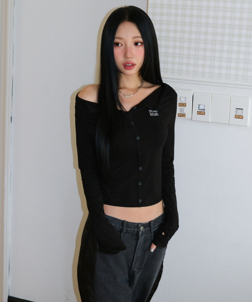 muahmuah（ムーアムーア）の「オフショルダー ヘンリーロングスリーブTシャツ[ブラック]（Tシャツ/カットソー・レディース・その他・FREE）」の10枚目の写真