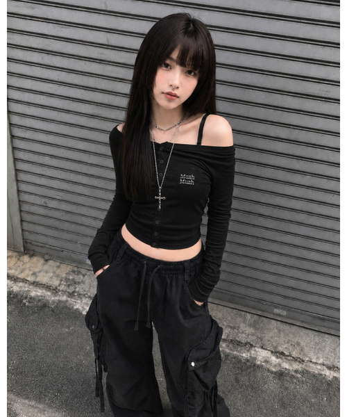 muahmuah（ムーアムーア）の「オフショルダー ヘンリーロングスリーブTシャツ[ブラック]（Tシャツ/カットソー・レディース・その他・FREE）」の11枚目の写真