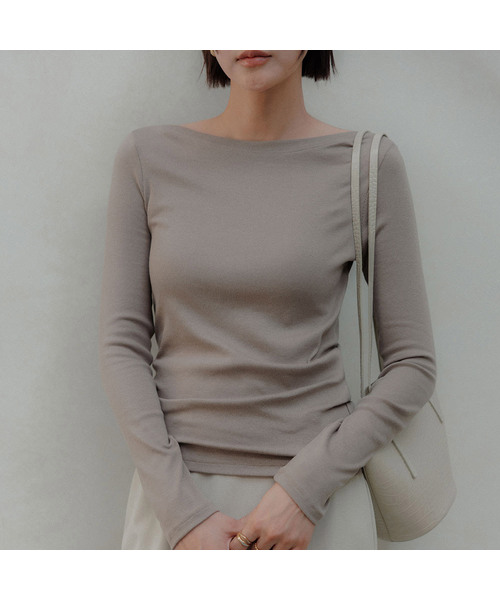 MEMUA(メムア)の「エルスリムボートネックTシャツ(Tシャツ/カットソー・レディース・ブラック/ベージュ/アイボリー・FREE)」の3枚目の写真