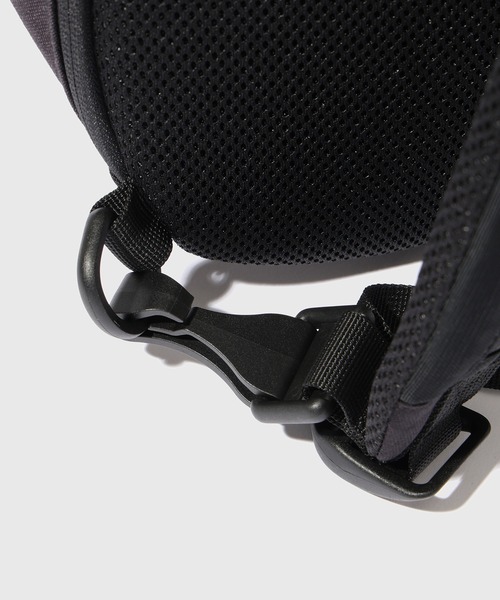 ADAM ET ROPE'（アダムエロペ）の「【BAICYCLON by Bagjack/バイシクロン】SINGLE STRAP BAG（トートバッグ・メンズ・ブラック・FREE）」の7枚目の写真