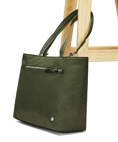 pacsafe(パックセーフ)の「pacsafe/パックセーフ W Carryall tote/キャリーオールトート(トートバッグ・レディース・オリーブ・FREE)」の11枚目の写真