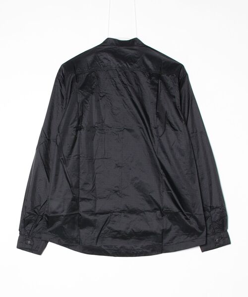 KEEN(キーン)の「NYLON PACKABLE STAND COLLAR SHIRTS / ナイロン パッカブル スタンド カラー シャツ(シャツ/ブラウス・レディース・ブラック・XL/L/M/S)」の2枚目の写真