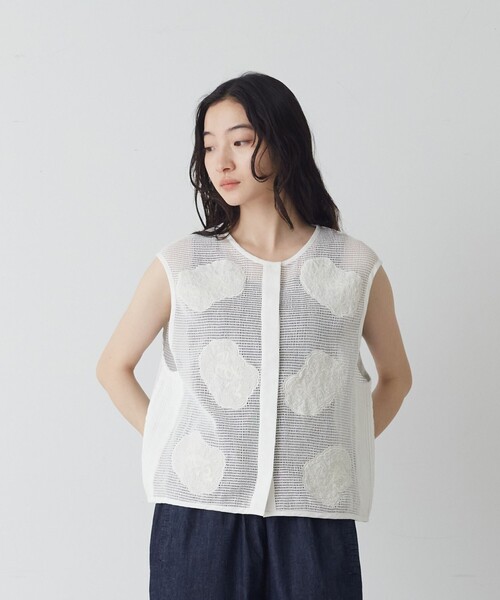 conges payes ADIEU TRISTESSE（コンジェ ペイエ アデュートリステス）の「刺繍モチーフベスト（ベスト・レディース・オフホワイト/ブラック・38）」の3枚目の写真