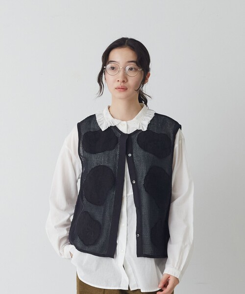 conges payes ADIEU TRISTESSE（コンジェ ペイエ アデュートリステス）の「刺繍モチーフベスト（ベスト・レディース・オフホワイト/ブラック・38）」の7枚目の写真