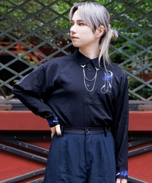 REZEN（リゼン）の「彼岸花×月刺繍シャツ（シャツ/ブラウス）」
