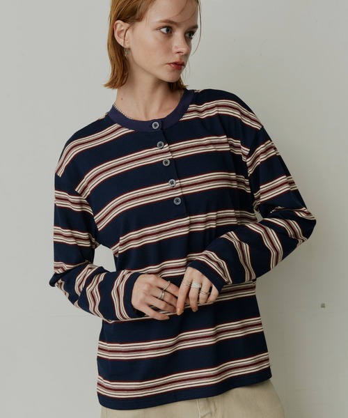 uchi.(ウチ)の「マルチボーダーヘンリーネックロングTシャツ(Tシャツ/カットソー・レディース・ネイビー/ワインレッド・FREE)」の3枚目の写真