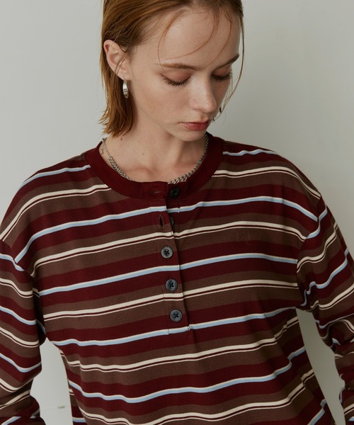 uchi.(ウチ)の「マルチボーダーヘンリーネックロングTシャツ(Tシャツ/カットソー・レディース・ネイビー/ワインレッド・FREE)」の6枚目の写真