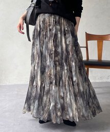 柄チュールスカート