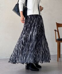 柄チュールスカート