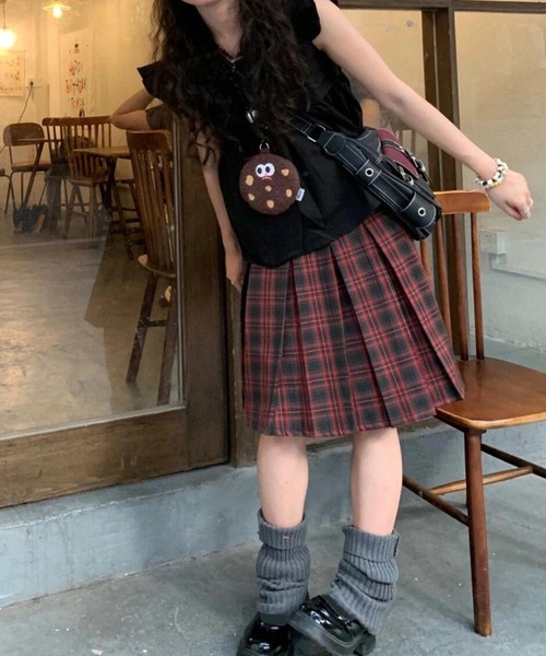 SHERU(シェル)の「チェック柄ミディ丈プリーツスカート レイヤードスタイル(スカート・レディース・ワインレッド・M)」の6枚目の写真