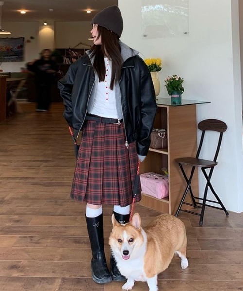 SHERU(シェル)の「チェック柄ミディ丈プリーツスカート レイヤードスタイル(スカート・レディース・ワインレッド・M)」の8枚目の写真