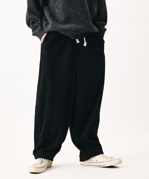 FREAK'S STORE(フリークスストア)の「限定展開 ワイド ウェール コーデュロイ イージーパンツ / 太畝(その他パンツ・メンズ・チャコールグレー/ブラウン/オフホワイト/サックスブルー/ブラック・MEDIUM/LARGE/SMALL)」の6枚目の写真