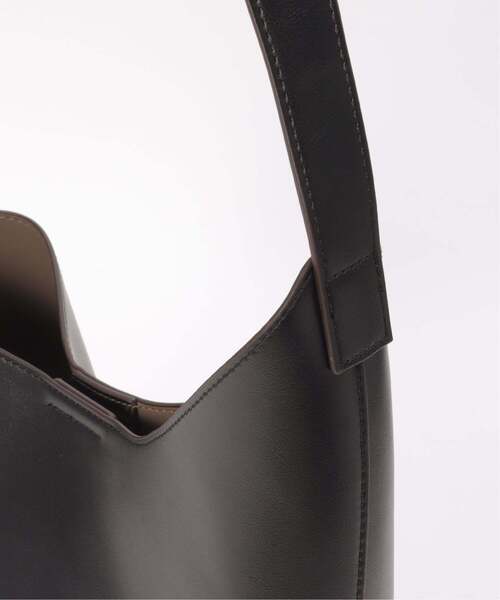 notch.(ノッチ)の「Na. by Nananoel(ナナノエル)ASYMMETRY ONESHOULDER BAG(トートバッグ・レディース・ブラック/ブラウン・ONESIZE)」の9枚目の写真
