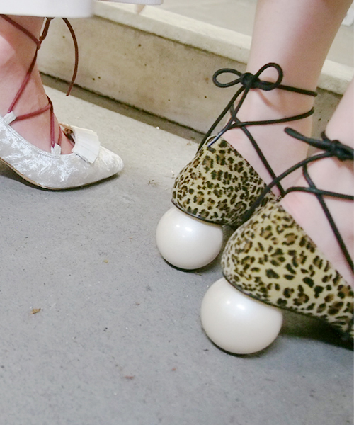 merry jenny（メリージェニー）の「レースアップパンプス（パンプス・レディース・ブラック/オフホワイト/マルチ・SMALL/LARGE/MEDIUM）」の14枚目の写真