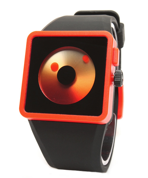 NIXON（ニクソン）の「THE NEWTON（アナログ腕時計・メンズ・ピンク/パープル/ブラック/ブラック系その他/ブルー/グリーン/イエロー/ブラック×グリーン/ブラック×グレー・FREE）」の4枚目の写真