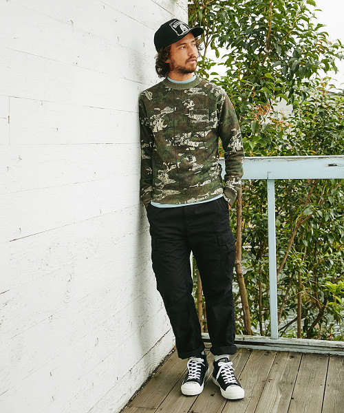 HYSTERIC GLAMOUR(ヒステリックグラマー)の「ROCK IN THE WOODLAND総柄 SW(スウェット・メンズ・グリーン系カモフラージュ・SMALL/MEDIUM/LARGE)」の3枚目の写真