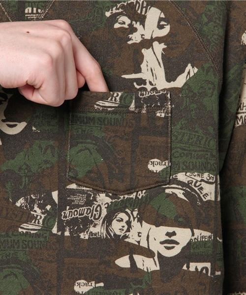 HYSTERIC GLAMOUR(ヒステリックグラマー)の「ROCK IN THE WOODLAND総柄 SW(スウェット・メンズ・グリーン系カモフラージュ・SMALL/MEDIUM/LARGE)」の5枚目の写真