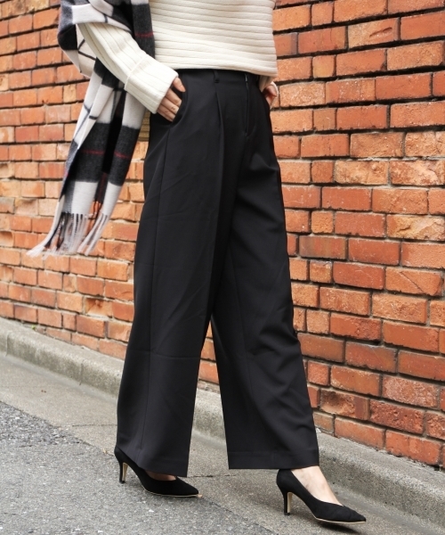 A part by（アパートバイ）の「P/PUワイドパンツ  766354（その他パンツ・レディース・グリーン/ブラック/オフホワイト/ブラック系その他・MEDIUM/LARGE）」の3枚目の写真