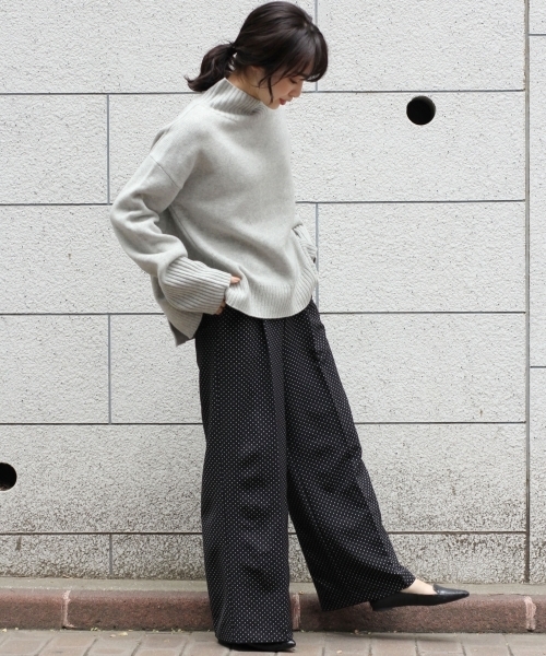 A part by（アパートバイ）の「P/PUワイドパンツ  766354（その他パンツ・レディース・グリーン/ブラック/オフホワイト/ブラック系その他・MEDIUM/LARGE）」の12枚目の写真