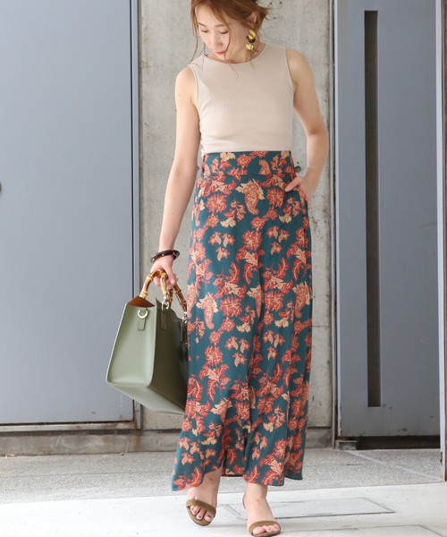 Liesse（リエス）の「レトロペーズリーフラワープリントゴムスカート（スカート・レディース・ベージュ系その他/グリーン系その他・FREE）」の4枚目の写真