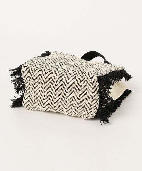 Ray BEAMS（レイビームス）の「Lilas Campbell / ヘリンボーン フリンジ バッグ（トートバッグ・レディース・ブラック/ブラウン・ONE SIZE）」の15枚目の写真