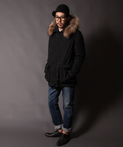 AMERICAN RAG CIE(アメリカンラグシー)の「AMERICAN RAG CIE ラクーンファーダウンコート113-AER-M132-BL064∴(ダウンジャケット/コート・メンズ・ブラック/カーキ/ベージュ/ネイビー・2/1/3)」の14枚目の写真