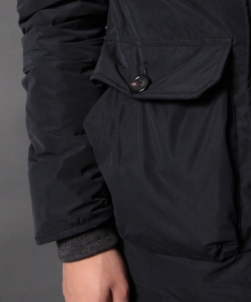 AMERICAN RAG CIE(アメリカンラグシー)の「AMERICAN RAG CIE ラクーンファーダウンコート113-AER-M132-BL064∴(ダウンジャケット/コート・メンズ・ブラック/カーキ/ベージュ/ネイビー・2/1/3)」の19枚目の写真