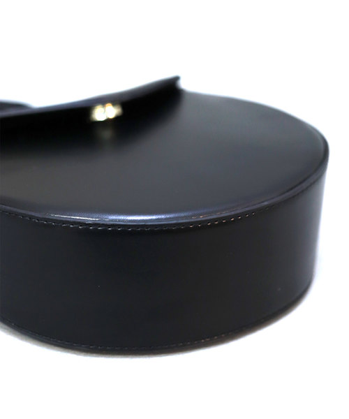 florist（フローリスト）の「三角フラップの丸形レザーショルダーバッグ（ショルダーバッグ・レディース・ブラック/ベージュ/キャメル/ブラウン・FREE）」の8枚目の写真