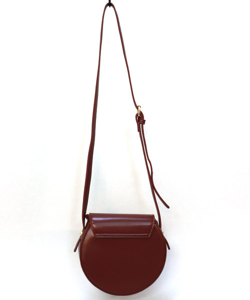 florist（フローリスト）の「三角フラップの丸形レザーショルダーバッグ（ショルダーバッグ・レディース・ブラック/ベージュ/キャメル/ブラウン・FREE）」の10枚目の写真