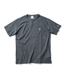 【CHAMPION/チャンピオン】ブランドベストセラーアイテム 定番の無地 ワンポイントブランドロゴ入り スタンダードシルエット ユニセックスサイジング ベーシック半袖Tシャツ カットソー