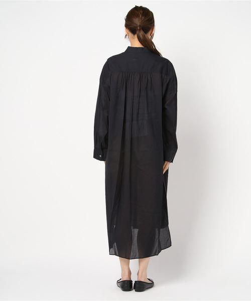 MidiUmi（ミディウミ）の「SHOULDER_GATHER_ROBE（ワンピース・レディース・ブラック/オフホワイト/ブルー/ストライプ・FREE）」の6枚目の写真