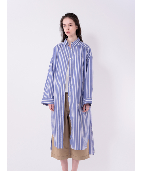 MidiUmi（ミディウミ）の「SHOULDER_GATHER_ROBE（ワンピース・レディース・ブラック/オフホワイト/ブルー/ストライプ・FREE）」の8枚目の写真