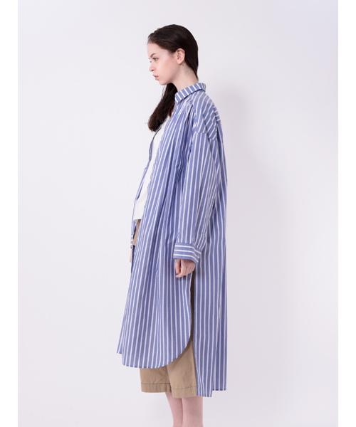 MidiUmi（ミディウミ）の「SHOULDER_GATHER_ROBE（ワンピース・レディース・ブラック/オフホワイト/ブルー/ストライプ・FREE）」の9枚目の写真