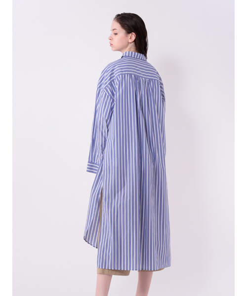 MidiUmi（ミディウミ）の「SHOULDER_GATHER_ROBE（ワンピース・レディース・ブラック/オフホワイト/ブルー/ストライプ・FREE）」の10枚目の写真