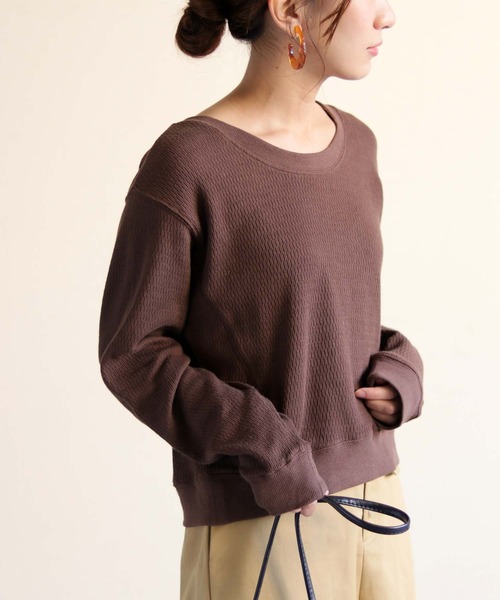 HER CLOSET(ハークローゼット)の「【HER CLOSET】ハニカムワッフルUネックプルオーバー(Tシャツ/カットソー・レディース・アイボリー/チャコールグレー/ブラック/ベージュ/ブラウン・M)」の4枚目の写真