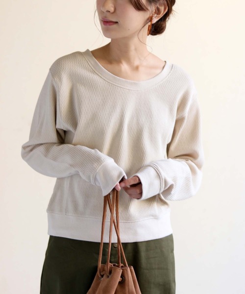 HER CLOSET(ハークローゼット)の「【HER CLOSET】ハニカムワッフルUネックプルオーバー(Tシャツ/カットソー・レディース・アイボリー/チャコールグレー/ブラック/ベージュ/ブラウン・M)」の2枚目の写真