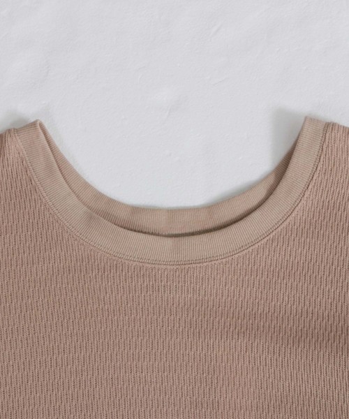 HER CLOSET(ハークローゼット)の「【HER CLOSET】ハニカムワッフルUネックプルオーバー(Tシャツ/カットソー・レディース・アイボリー/チャコールグレー/ブラック/ベージュ/ブラウン・M)」の9枚目の写真
