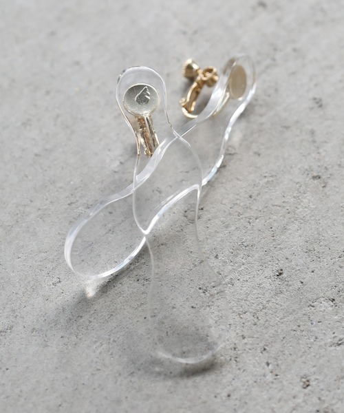 select MOCA(セレクトモカ)の「ドロップアメーバーイヤリング(イヤリング・レディース・ライトグレー/ライトグリーン/アイボリー/クリア・FREE)」の4枚目の写真