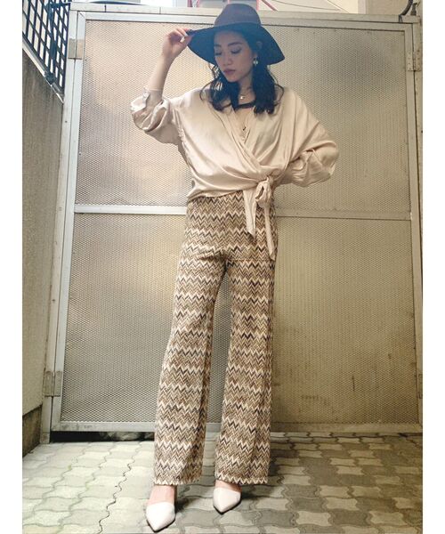 GYDA（ジェイダ）の「ルーズカシュクールシャツ（シャツ/ブラウス・レディース・ブラック/ベージュ・FREE）」の5枚目の写真