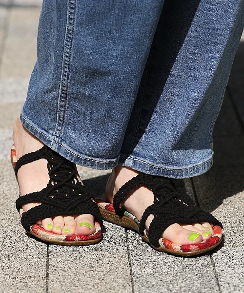 チチカカ（チチカカ）の「ジャカートインソールロープサンダル（サンダル・レディース・ホワイト/ブラック/レッド・MEDIUM/LARGE）」の13枚目の写真