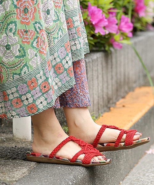 チチカカ（チチカカ）の「ジャカートインソールロープサンダル（サンダル・レディース・ホワイト/ブラック/レッド・MEDIUM/LARGE）」の11枚目の写真
