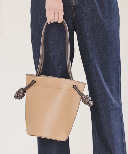 GLOBAL WORK（グローバルワーク）の「オーバルワンショルダーBAG/932045（ショルダーバッグ・レディース・ブラック/ブラウン/ピンク/オレンジ/ブルー/アイボリー・ONE SIZE）」の3枚目の写真