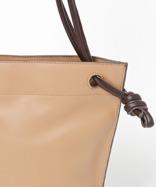 GLOBAL WORK（グローバルワーク）の「オーバルワンショルダーBAG/932045（ショルダーバッグ・レディース・ブラック/ブラウン/ピンク/オレンジ/ブルー/アイボリー・ONE SIZE）」の11枚目の写真