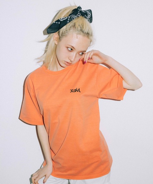 X-girl（エックスガール）の「WEB/一部店舗限定｜WORDS LOGO PIGMENT DYE S/S MENS TEE（Tシャツ/カットソー・レディース・ホワイト/ライトパープル/オレンジ/チャコール/オリーブ・ONE SIZE）」の22枚目の写真