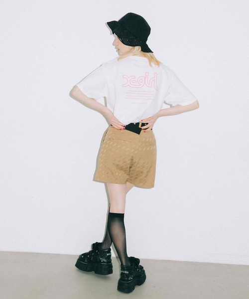 X-girl（エックスガール）の「WEB/一部店舗限定｜WORDS LOGO PIGMENT DYE S/S MENS TEE（Tシャツ/カットソー・レディース・ホワイト/ライトパープル/オレンジ/チャコール/オリーブ・ONE SIZE）」の9枚目の写真