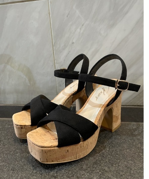 REZOY（リゾイ）の「【21SS新作】【REZOY】コルク太ヒールクロスサンダル（サンダル・レディース・アイボリー/ブラック/ラベンダー・S/M/L）」の20枚目の写真