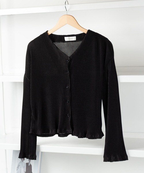 me+em select(ミームセレクト)の「カーブスリーブプリーツカーディガン(カーディガン/ボレロ・レディース・ブラック/アイボリー・FREE)」の11枚目の写真