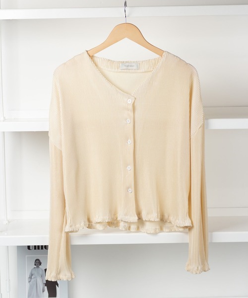 me+em select(ミームセレクト)の「カーブスリーブプリーツカーディガン(カーディガン/ボレロ・レディース・ブラック/アイボリー・FREE)」の8枚目の写真